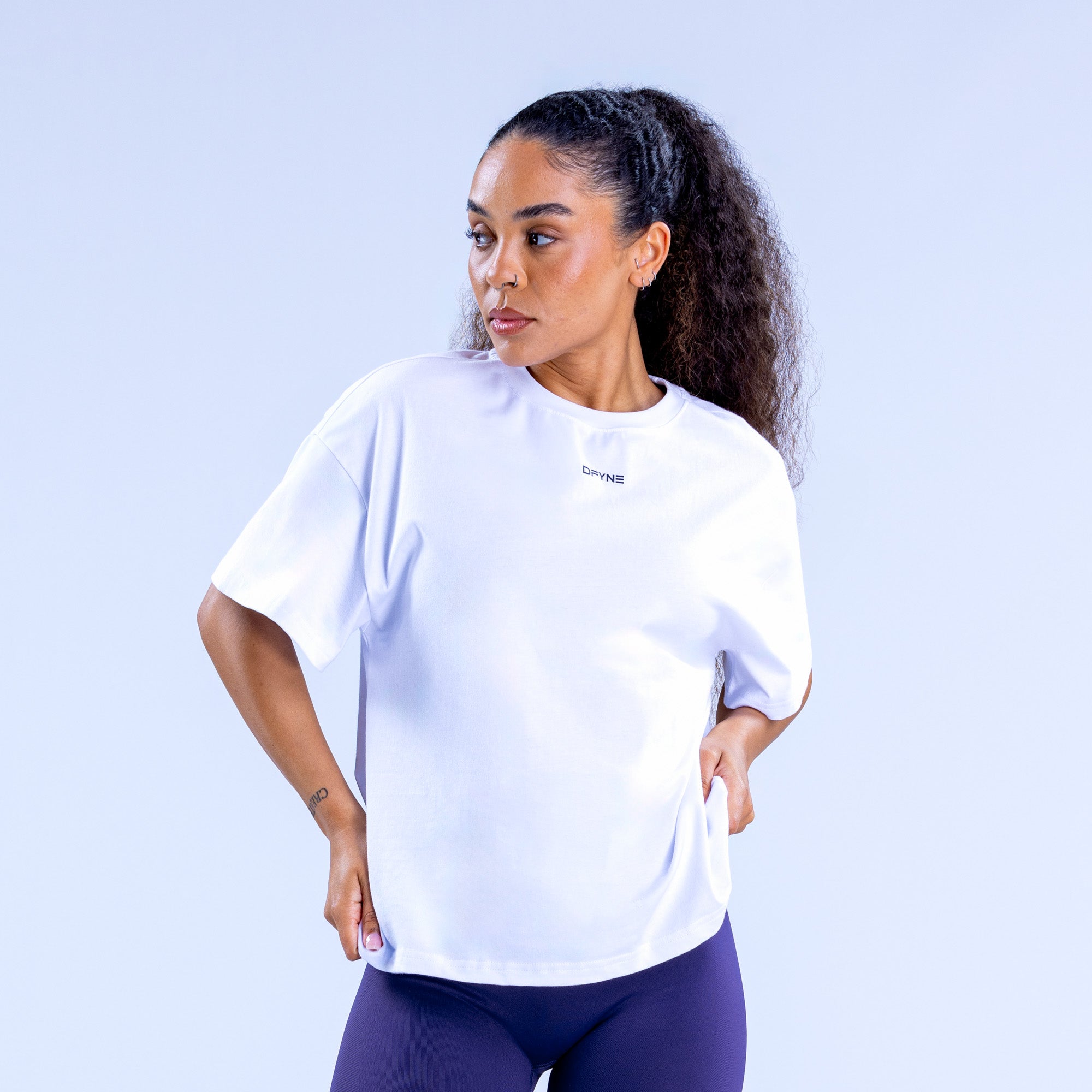 Camiseta DFYNE Revive Boxy Feminino Branco | DRSWFE386