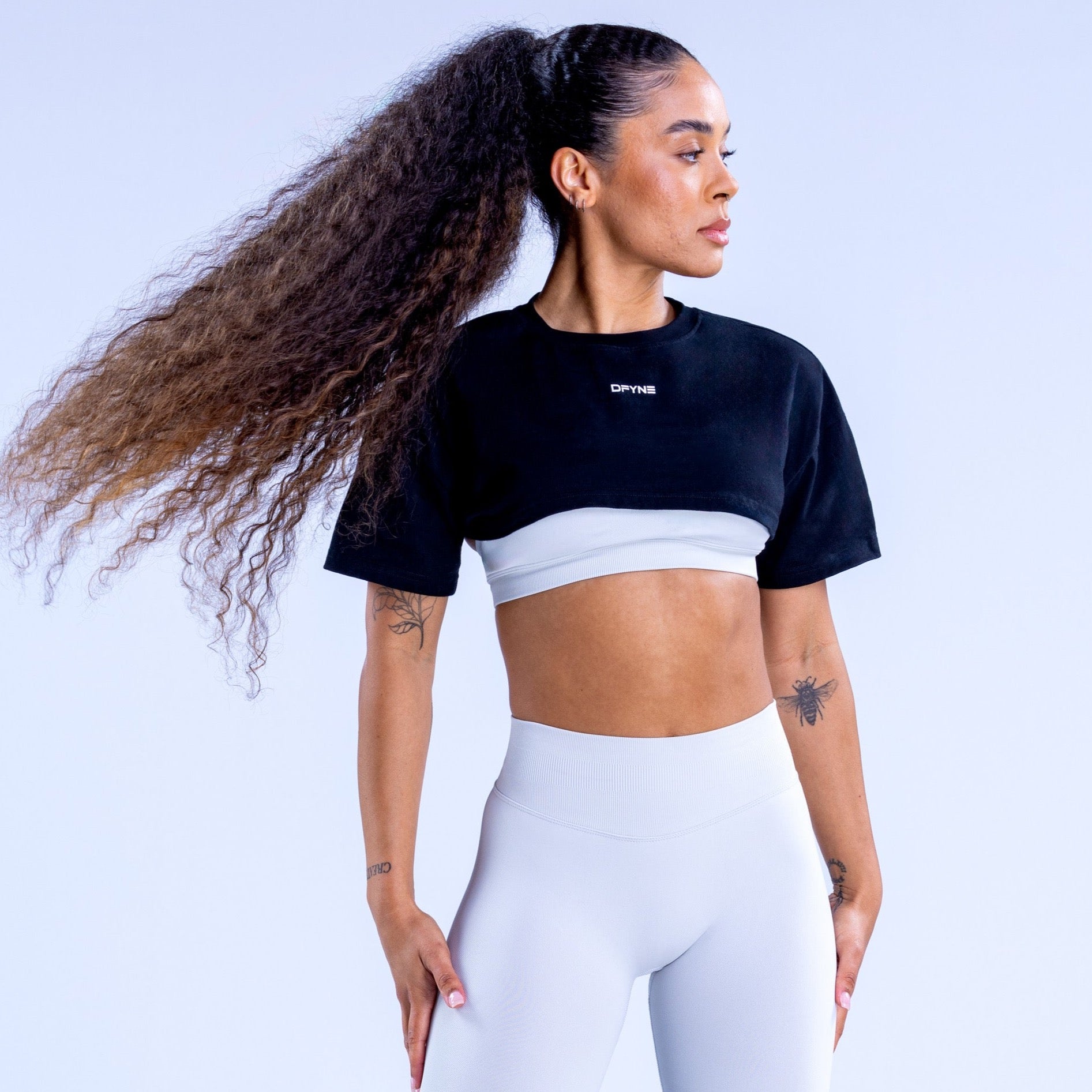 Camiseta DFYNE Revive Super Crop Feminino Pretas | ILYWGS843