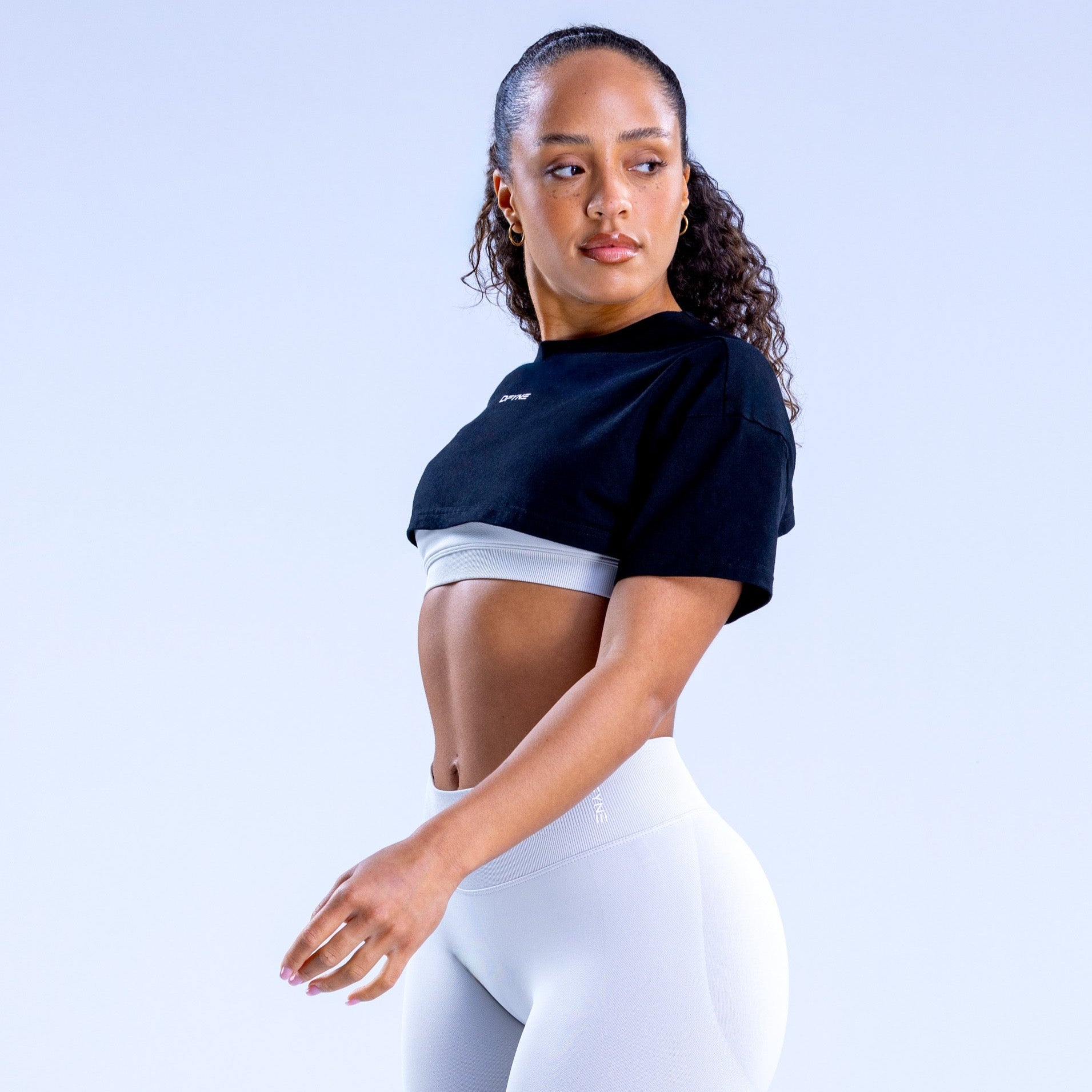 Camiseta DFYNE Revive Super Crop Feminino Pretas | ILYWGS843