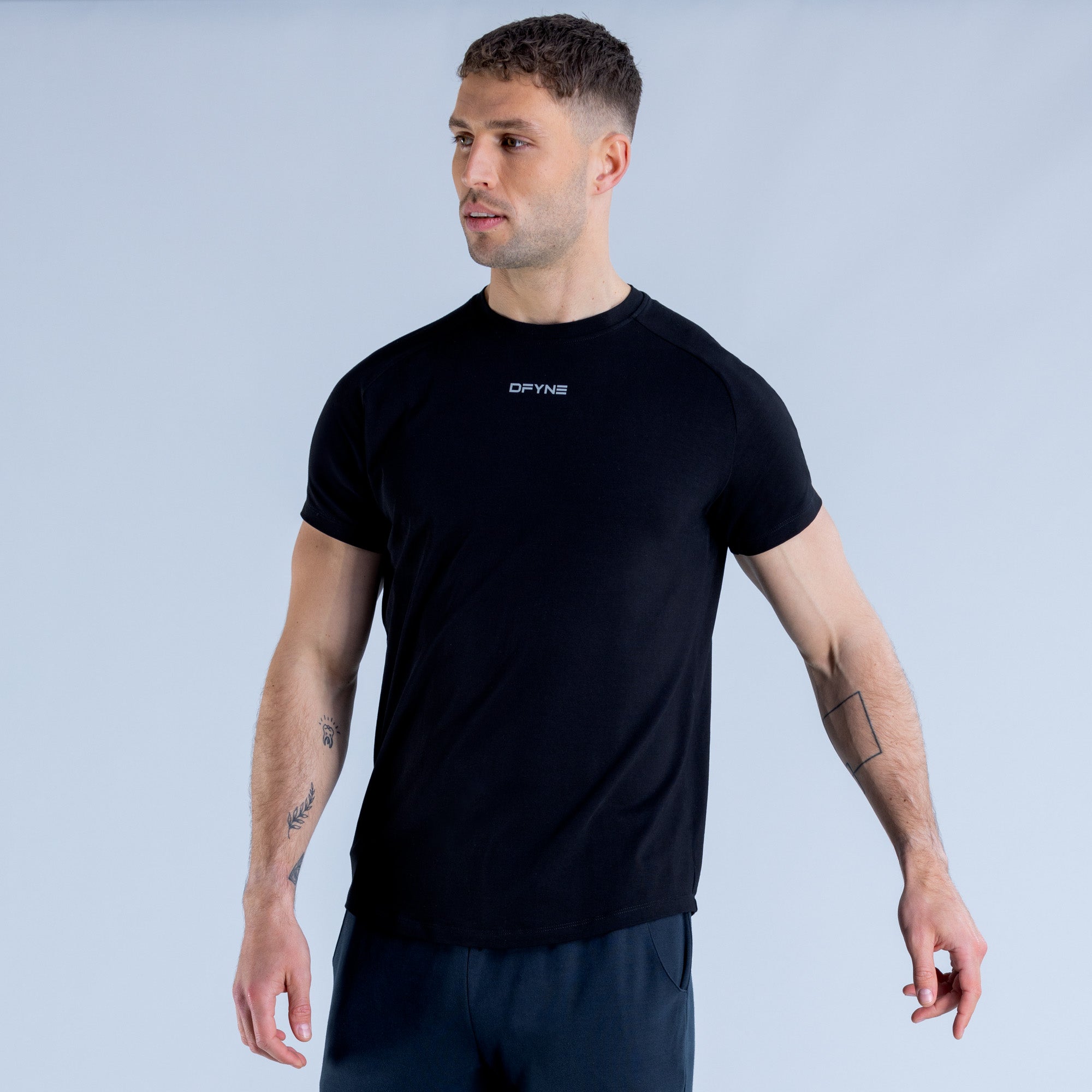 Camiseta DFYNE Stealth Masculino Pretas | TAUFBD527