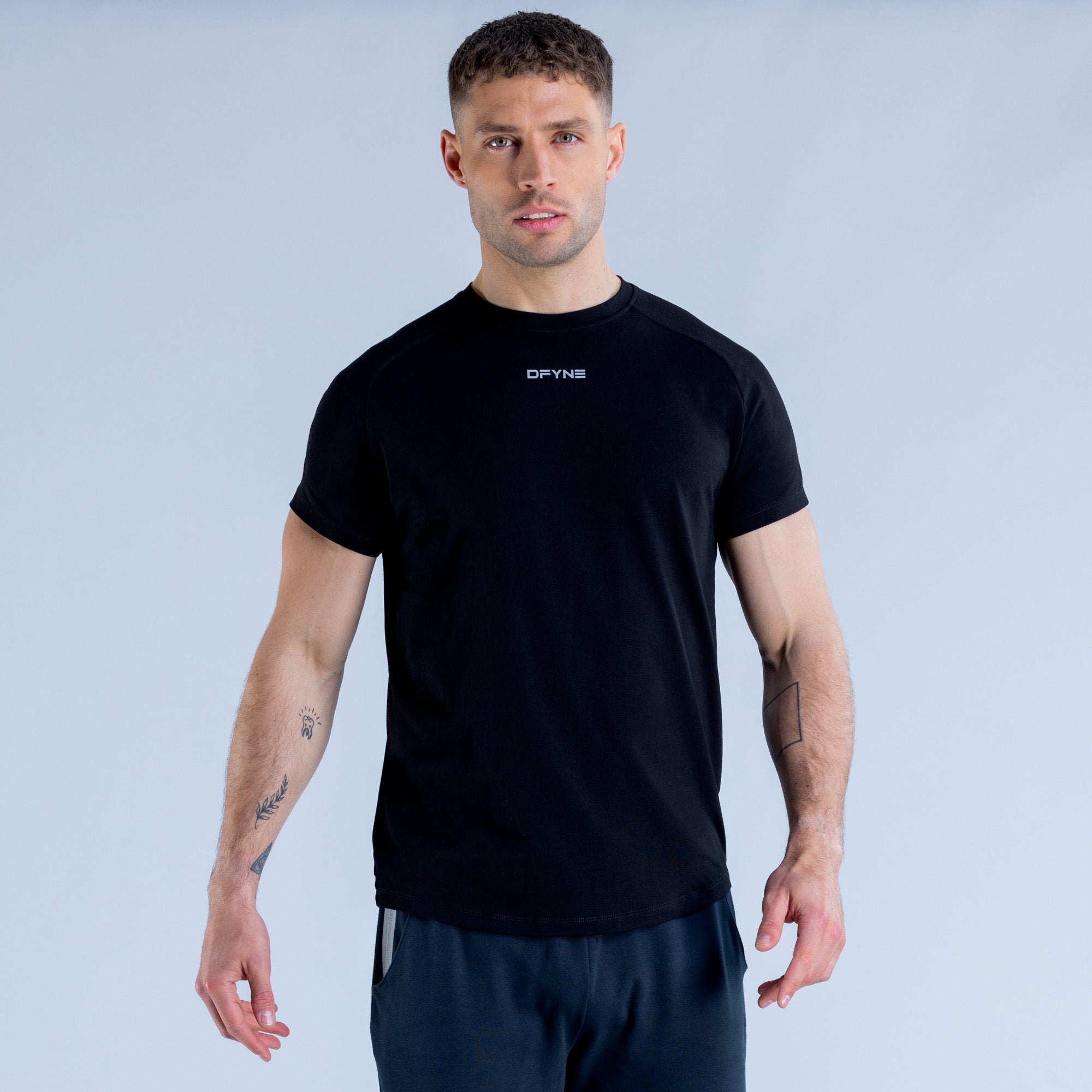 Camiseta DFYNE Stealth Masculino Pretas | TAUFBD527