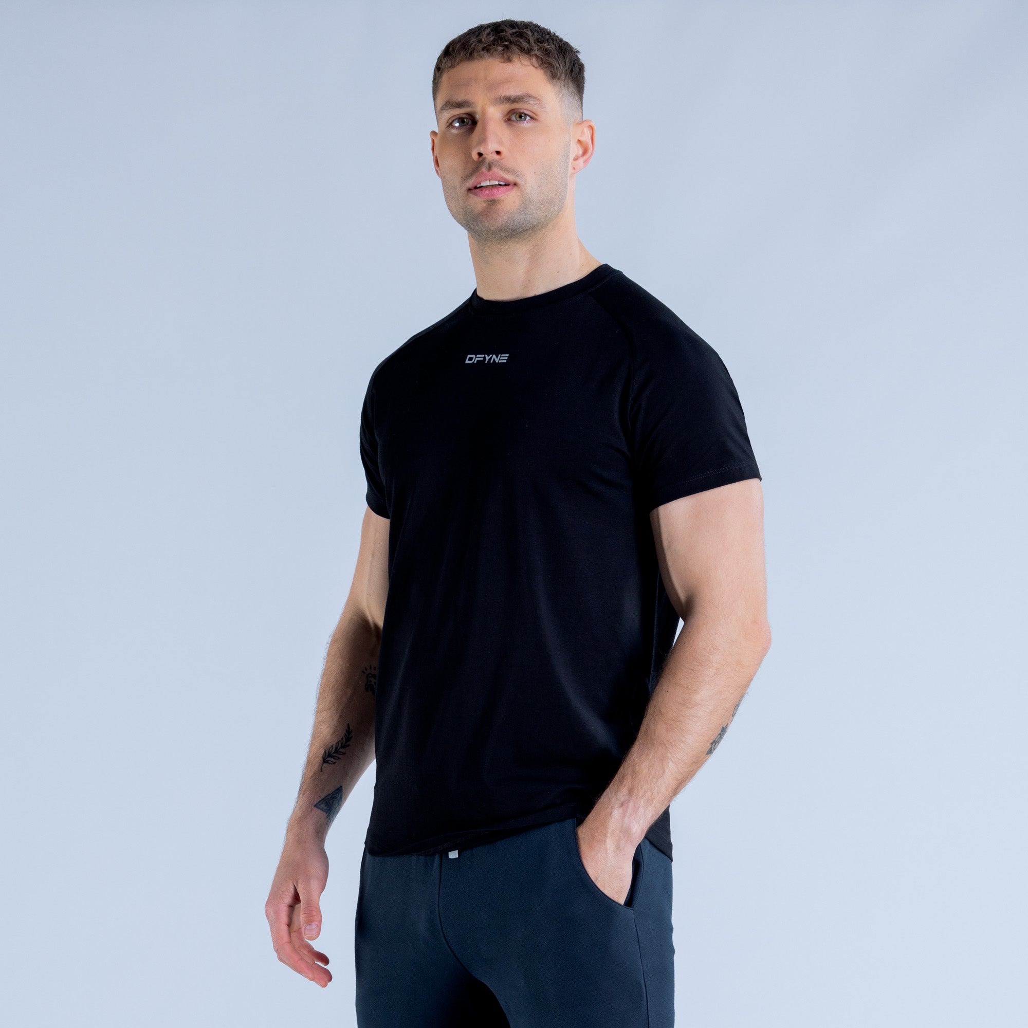 Camiseta DFYNE Stealth Masculino Pretas | TAUFBD527