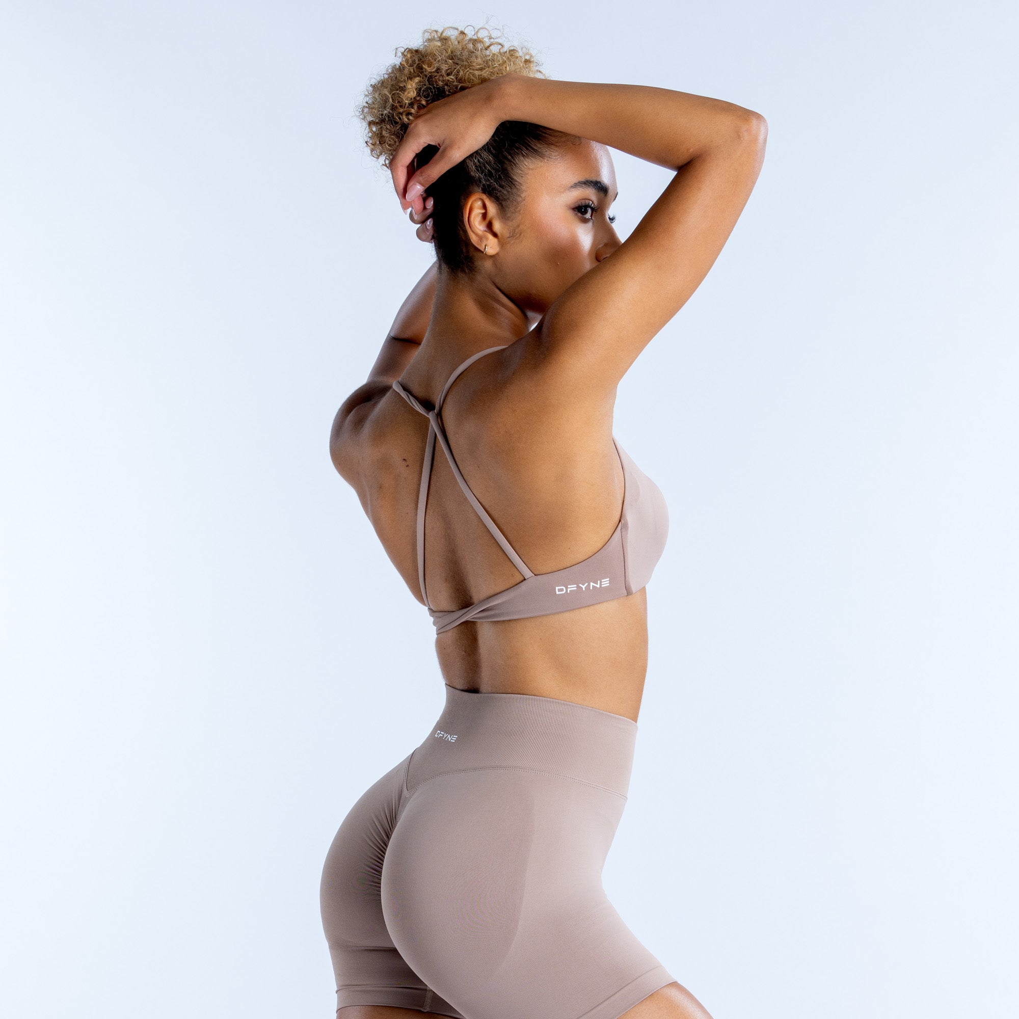 Sutiã Esportivo DFYNE Dynamic Twist Back Feminino Bege | LINOTM493