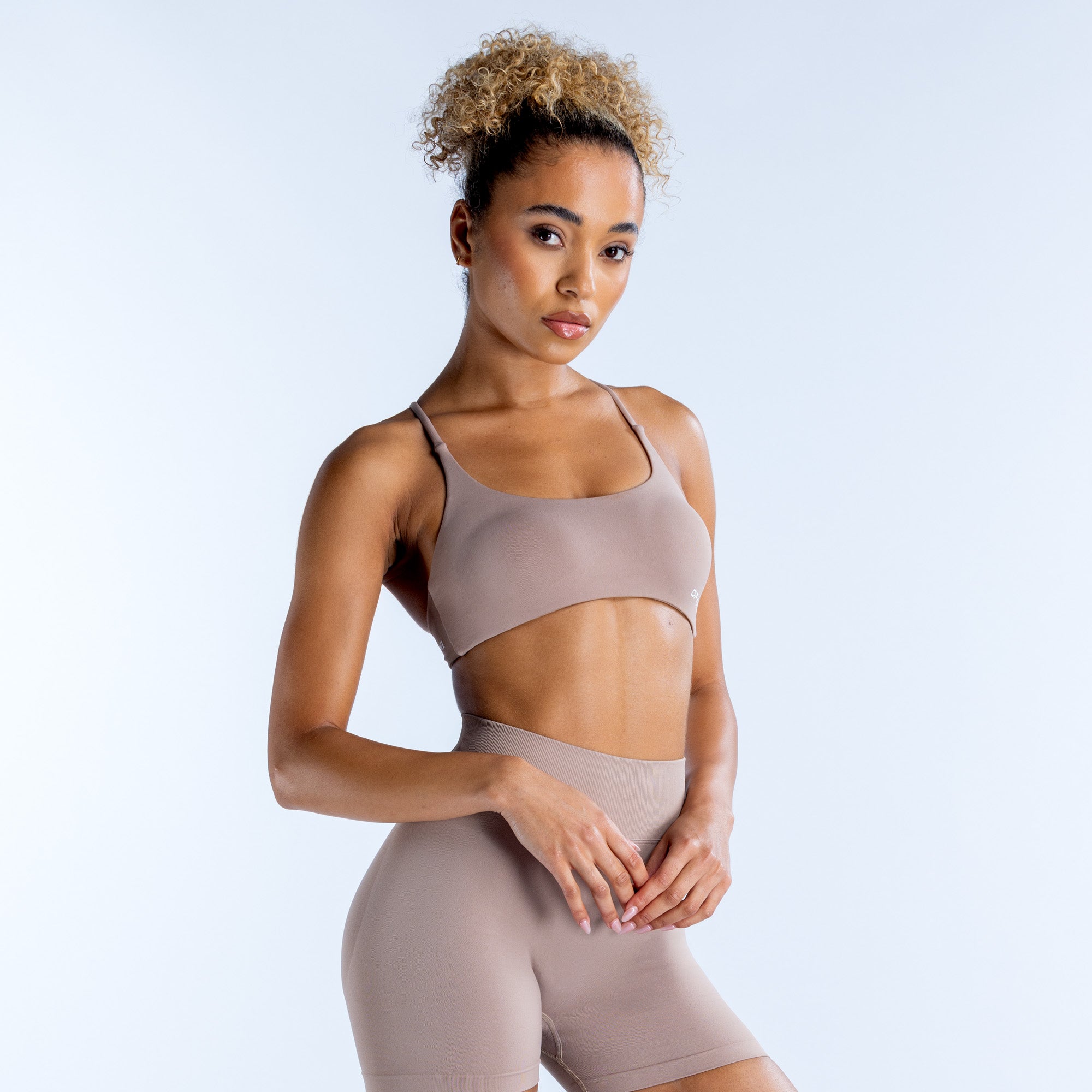 Sutiã Esportivo DFYNE Dynamic Twist Back Feminino Bege | LINOTM493