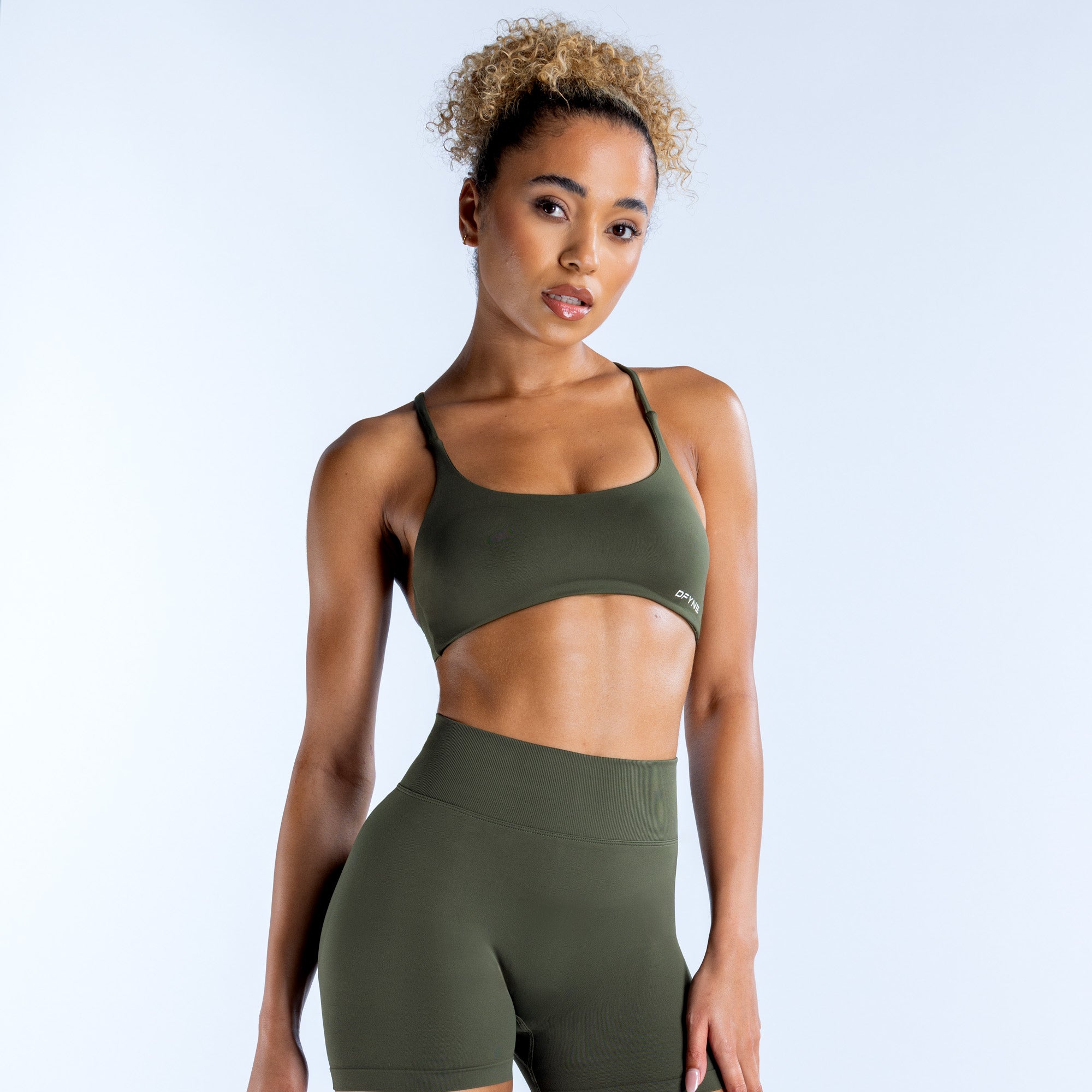 Sutiã Esportivo DFYNE Dynamic Twist Back Feminino Verde Oliva | CATOXU160