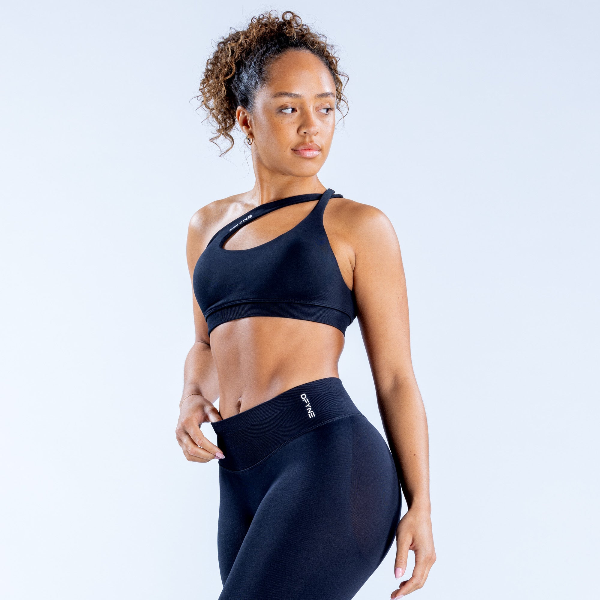 Sutiã Esportivo DFYNE Impact Asymmetric Feminino Pretas | EPFGYC970