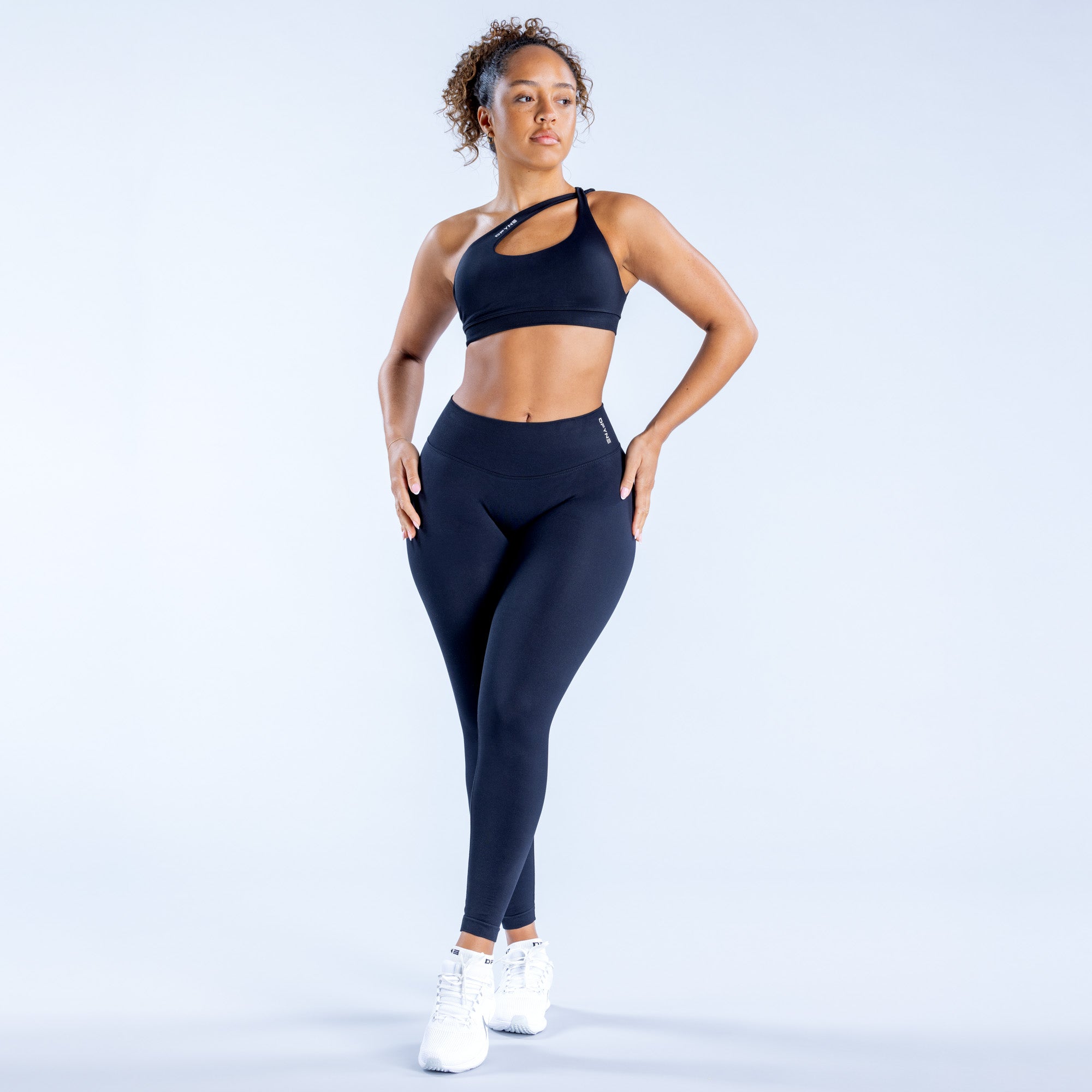 Sutiã Esportivo DFYNE Impact Asymmetric Feminino Pretas | EPFGYC970