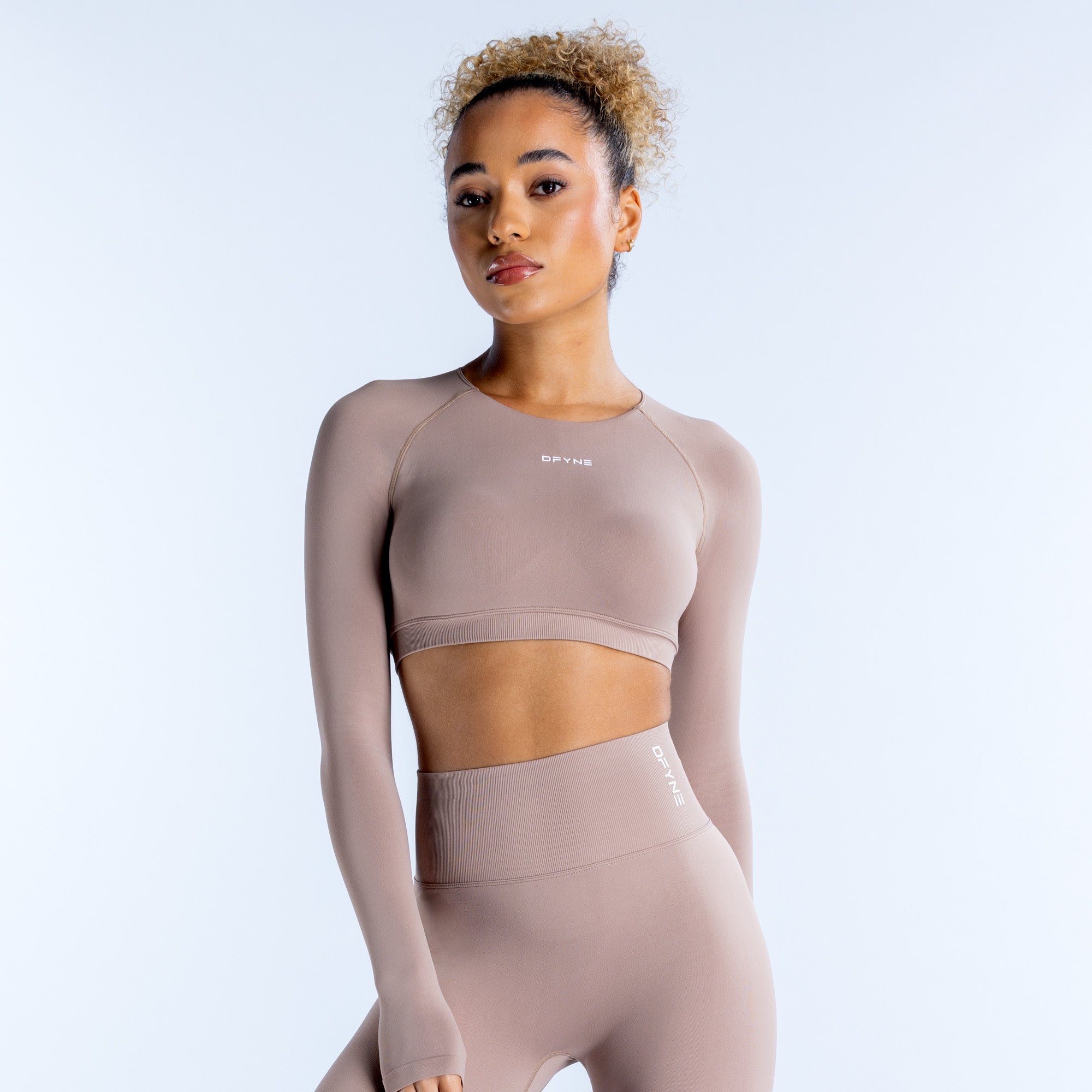 Top DFYNE Dynamic Long Sleeve Crop Feminino Bege | JRWAXT301